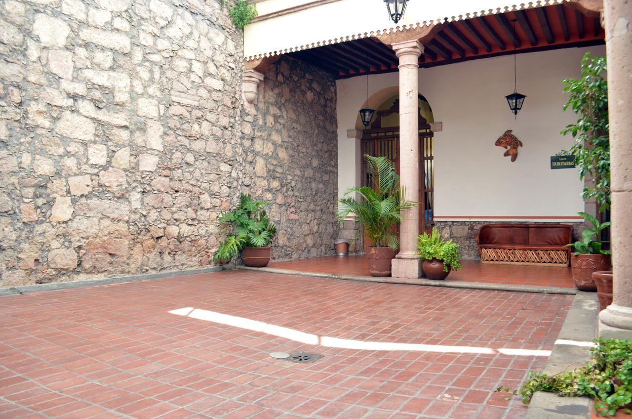 Howard Johnson By Wyndham Morelia Calle Real Exterior photo